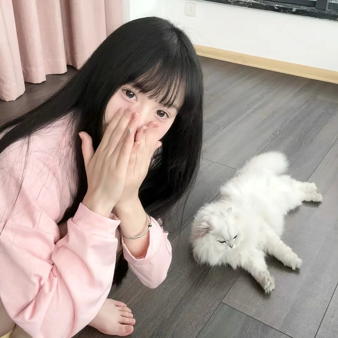 小丑面前